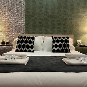Vatican Luxury Roma